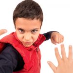 Cara Mengatasi Anak Suka Memukul Dan Pemarah